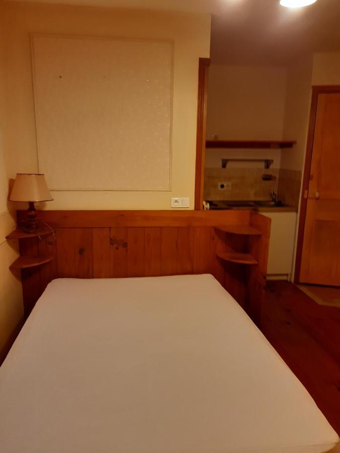 Chambres D'Hotes Sur La Courtine De Coucy Bagian luar foto