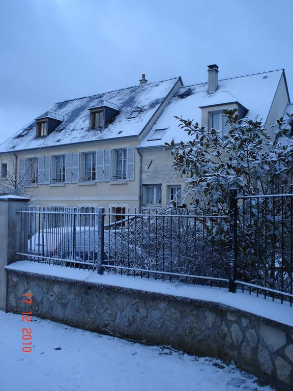Chambres D'Hotes Sur La Courtine De Coucy Bagian luar foto