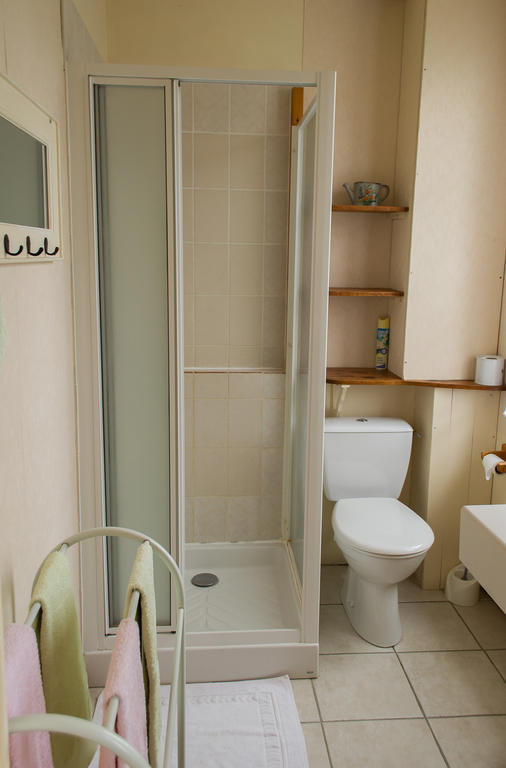 Chambres D'Hotes Sur La Courtine De Coucy Ruang foto
