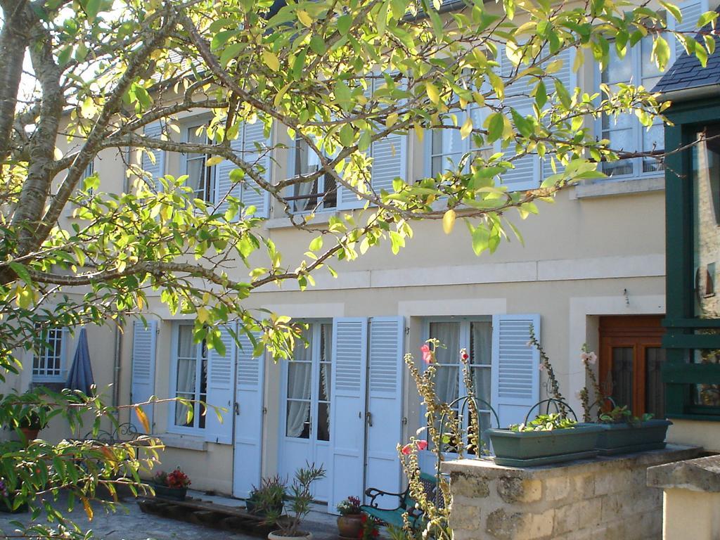 Chambres D'Hotes Sur La Courtine De Coucy Bagian luar foto